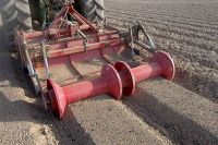 Enterradora de terrones RSF con chasis camador